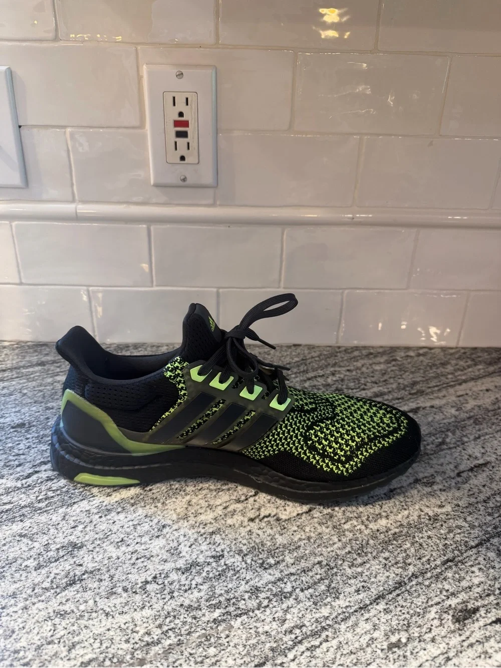 Men’s Adidas UltraBoost 1.0 Black Lucid Lemon ID9682 Primeknit Size 9.5